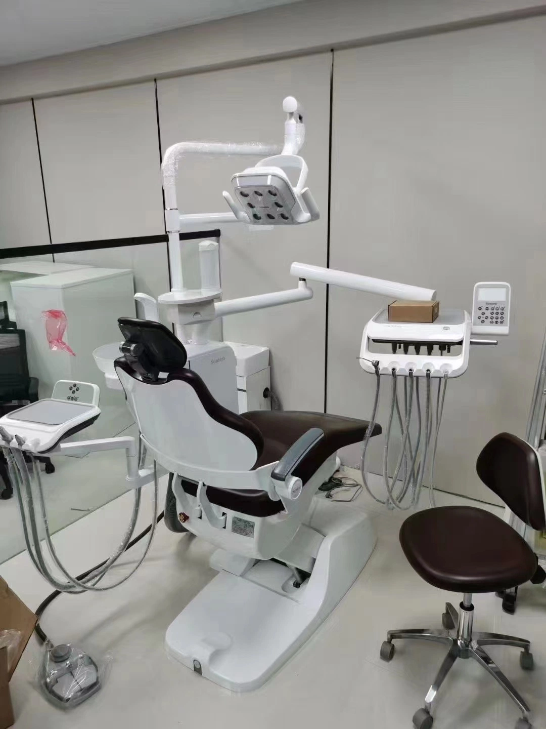 China Foshan Herstellung Perfekte Design Klassische Medizinische Krankenhaus-Ausrüstung Dental Stuhl Einheit