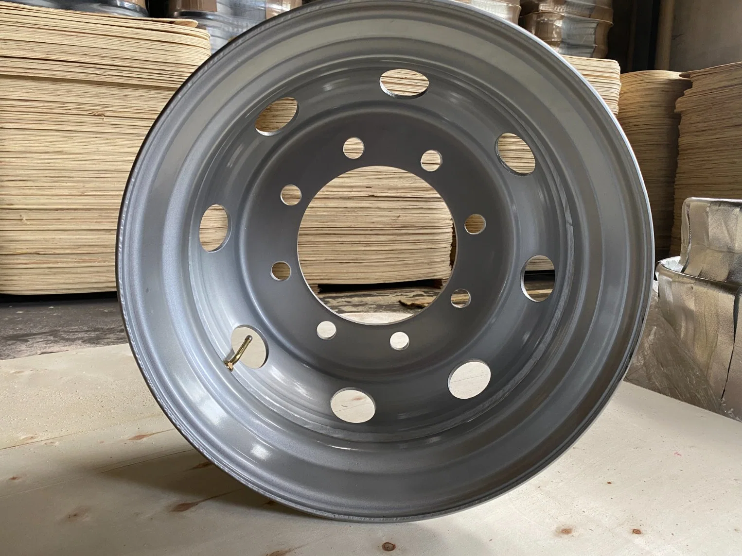 Low in Price Steel Wheel Rims for Truck Zhenyuan Wheel (6.50-16)