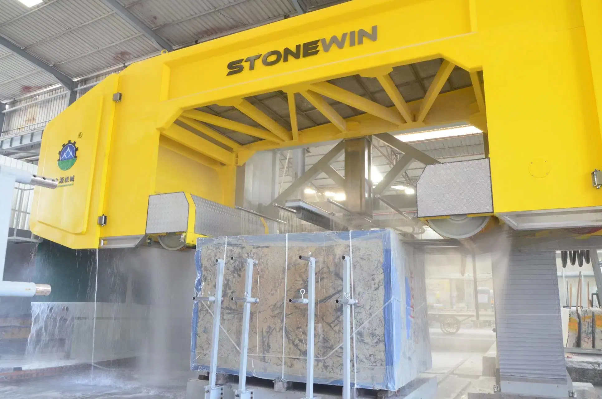 Zhongyuan Stonewin 58 fils Diamond Multi-Wire machine: Fabrication de pierre en élévation avec découpe de blocs de précision