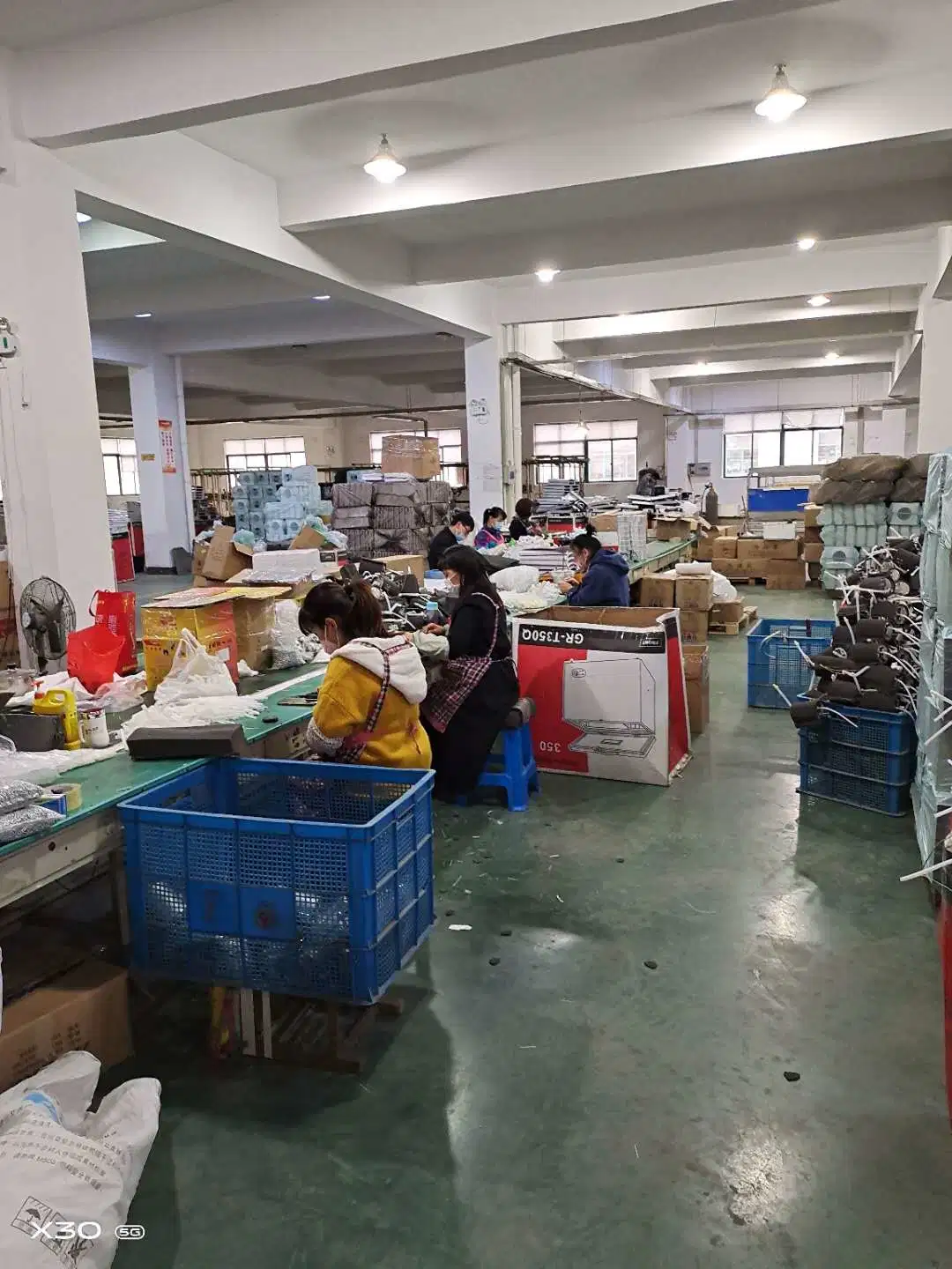 Tipo de moda dispensador de agua fría y caliente con el gabinete