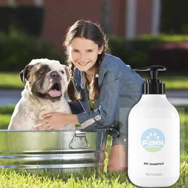 All Natural Wholesale/Supplier 4 in 1 Pet Shampoo Dog and Cat Grooming Bath Shampoo Pet Care