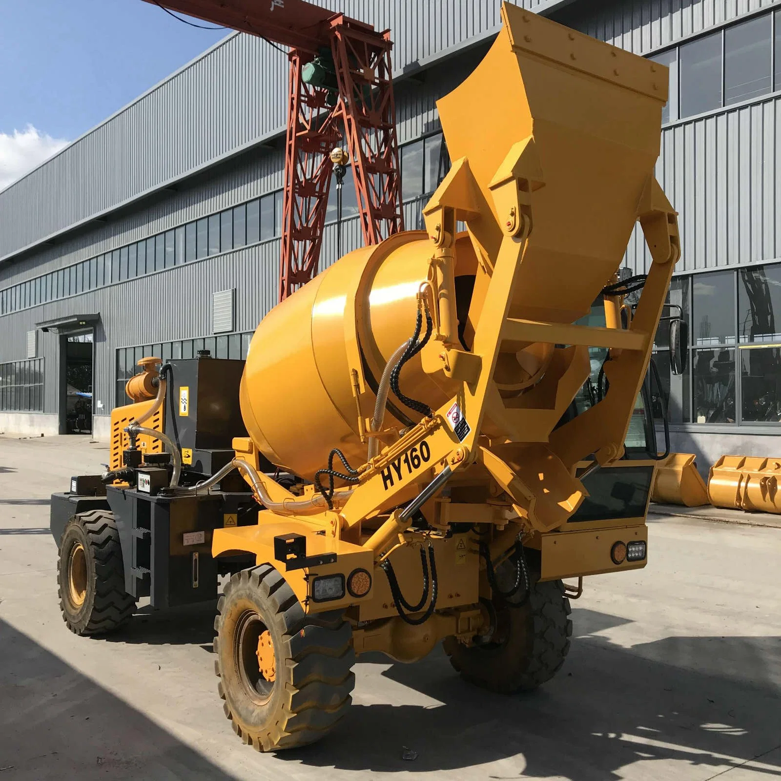 Industrial 2m3 Good Performance Hy-220 Self Loading Lifting Concrete Mixer Machine