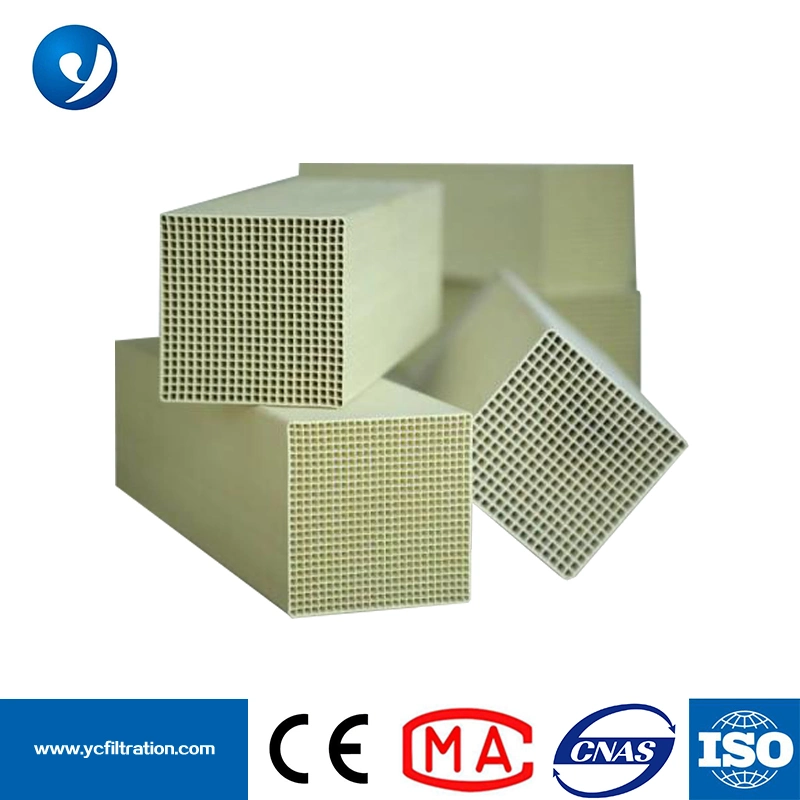 SCR catalyseur de la céramique de dénitrification Honeycomb cubic