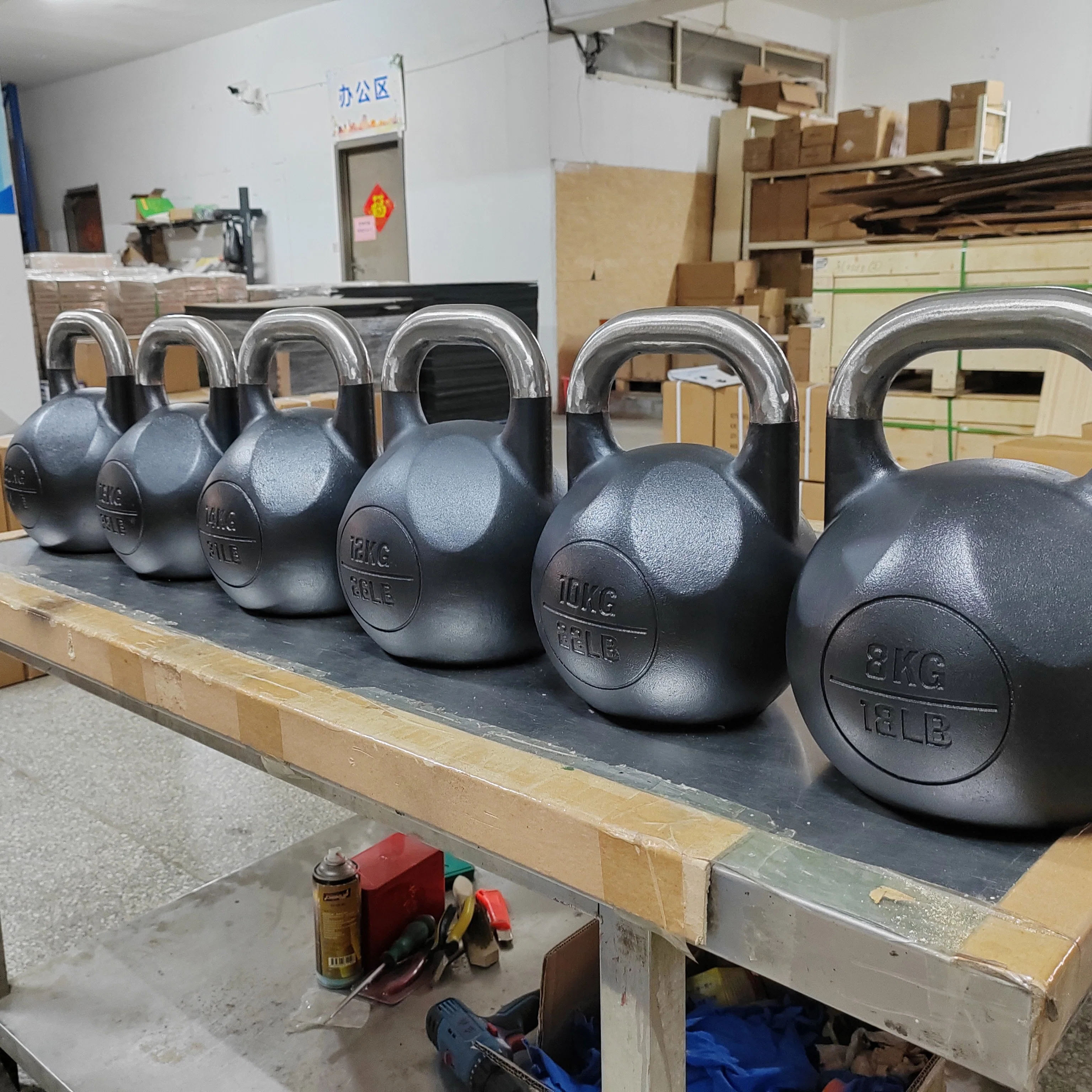 OEM Atacado Custom made Kettlebell Set Coated Cast Iron Weight Conjunto de kettlebell de elevação