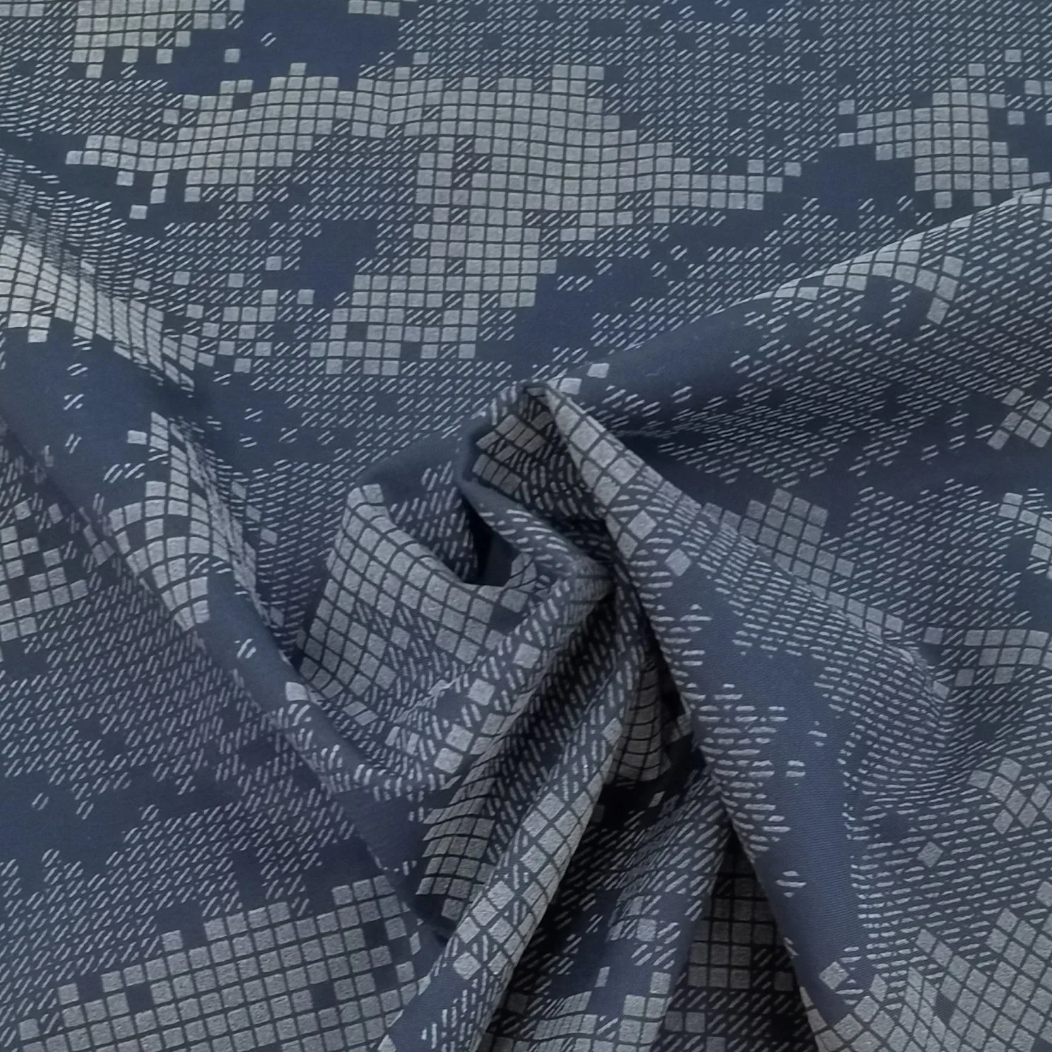 95% Polyester 5% Spandex Reflective Waterproof Woven Down Jacket Fabric Poly Spandex Gilding Reflective Camouflage Printed Twill Fabric for Down Jacket Coat