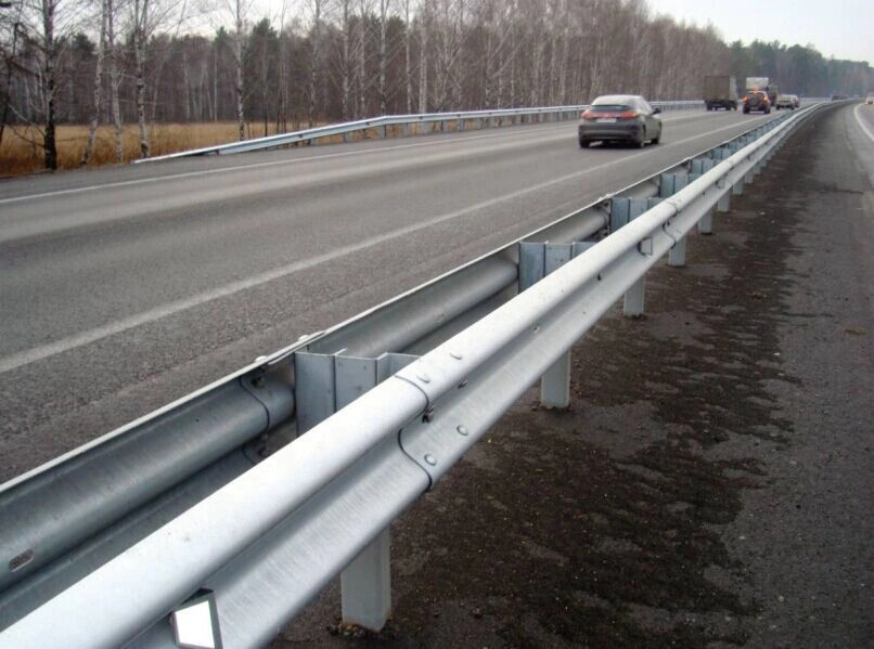 Traffic Crash Barrier/ Hot DIP Galvanized W Beam Highway Guardrail