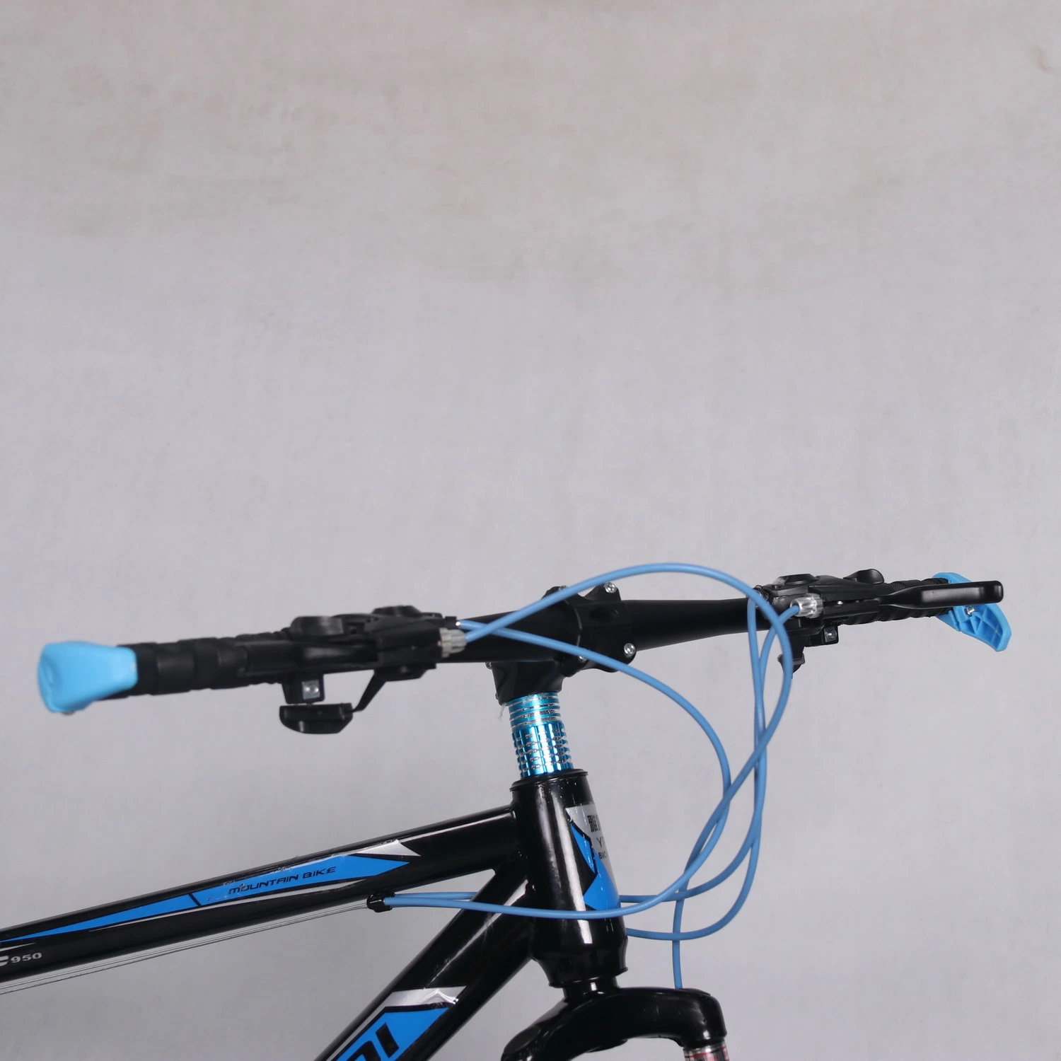 High Carbon Steel/Disc Brake/Variable Speed/Hard Frame/Adjusting Travel Bicycle Mountain Bikes