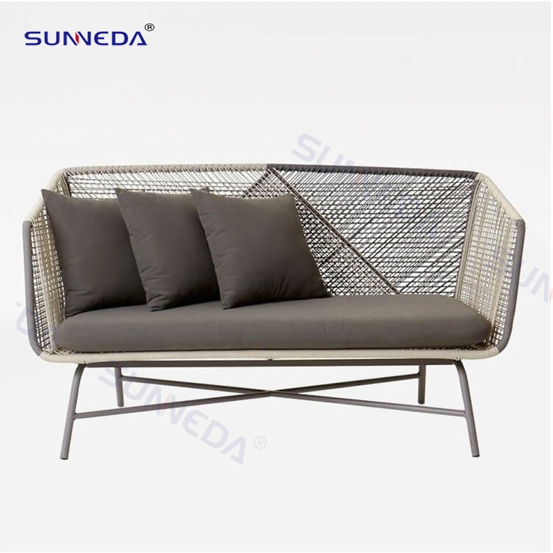 China Sunneda Factory Wholesale/Supplier Custom Outdoor Garden Tempered Glass PE Wicker Rattan Coffee Table