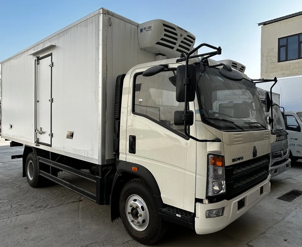 China Advanced Freezer Van Keep Fresh Vegetables Fruits 6 Wheels Cold Refrigerated Trucker Trailer Refrigerated Truck