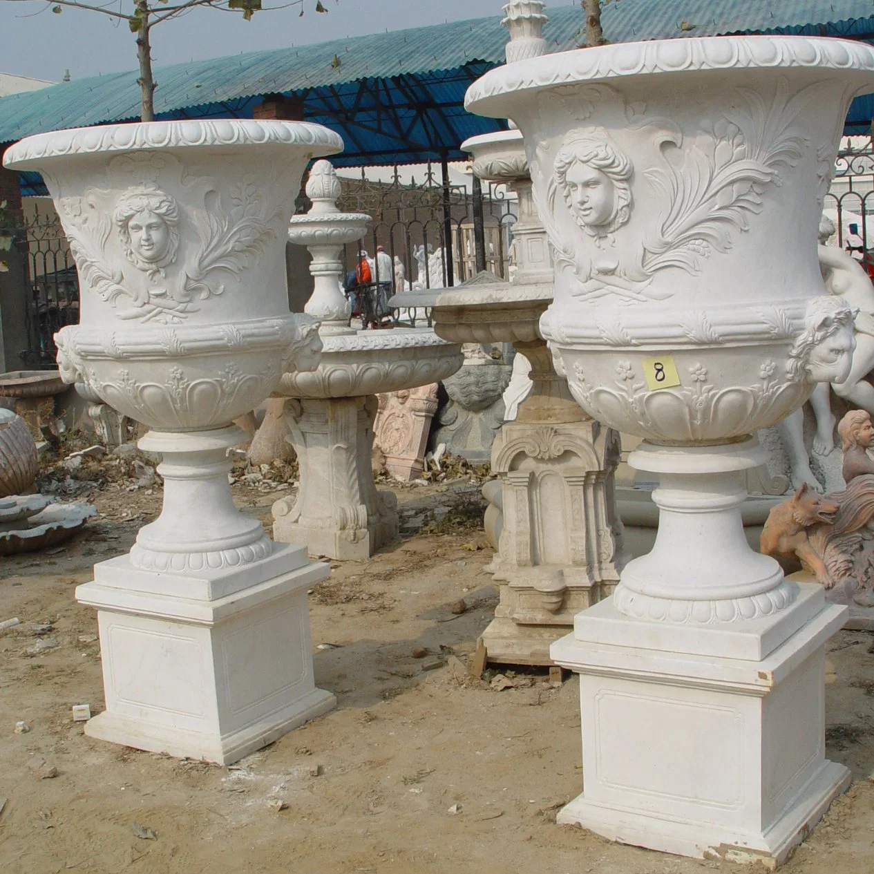 L'extérieur en pierre blanche décoratifs Pots de fleur pot de fleurs de pierre ou le jardin du semoir