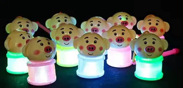 Crianças ′ S Toys Electronic pequena lanterna Flash Rainbow Circle Cartoon Luz de presença LED Spring