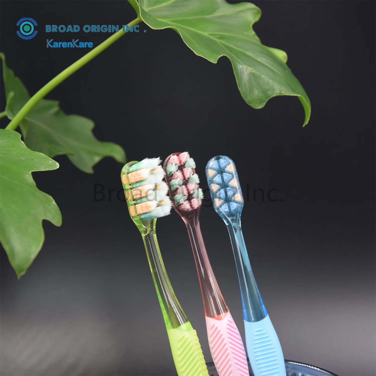 Novo design excelente qualidade escova de dentes Oral Care com o melhor preço Branqueamento logótipo personalizado amostras gratuitas escova de dentes para adultos