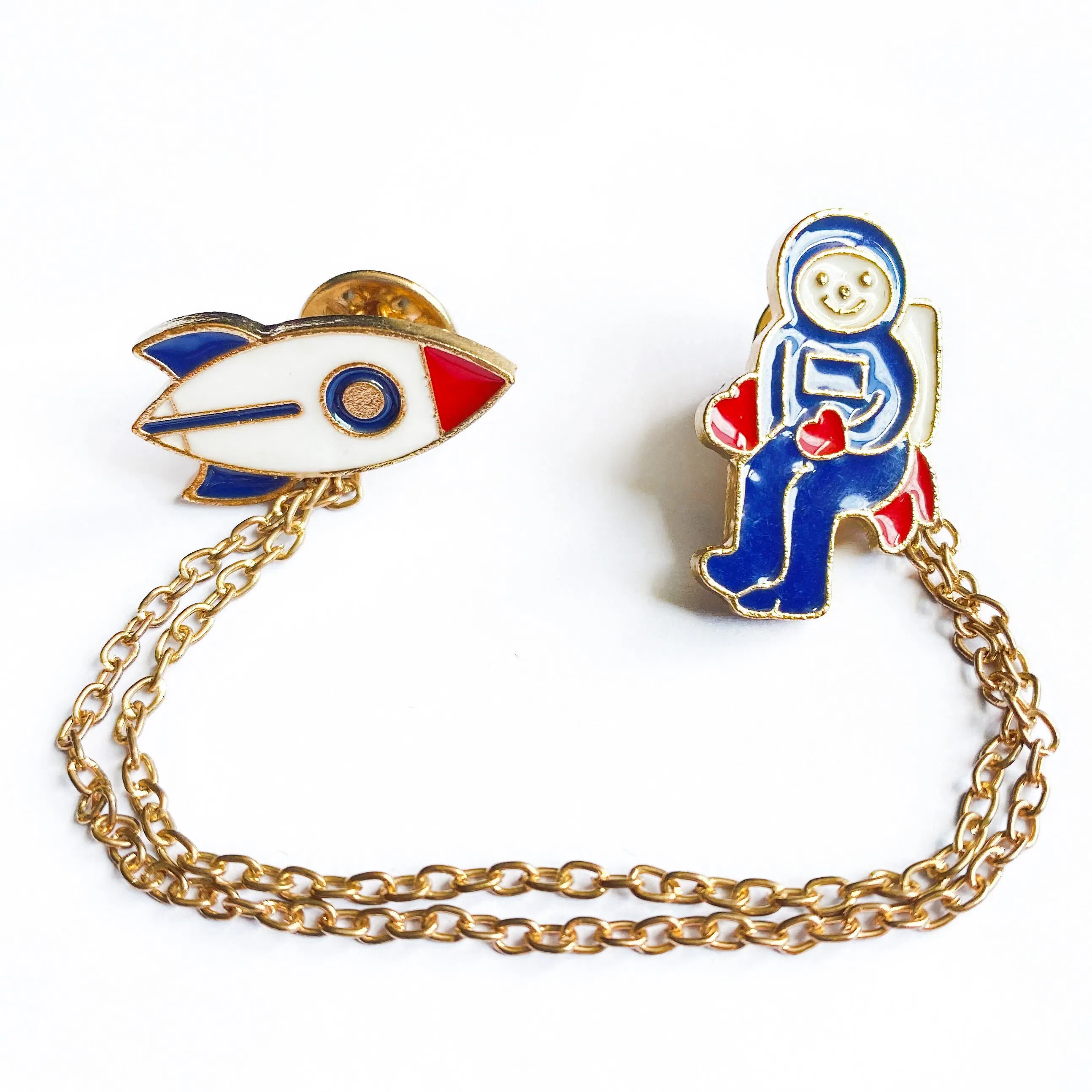 Promotional Gift Chain Pin Astronaut Goldfish Chain Brooch Enamel Lapel Badge