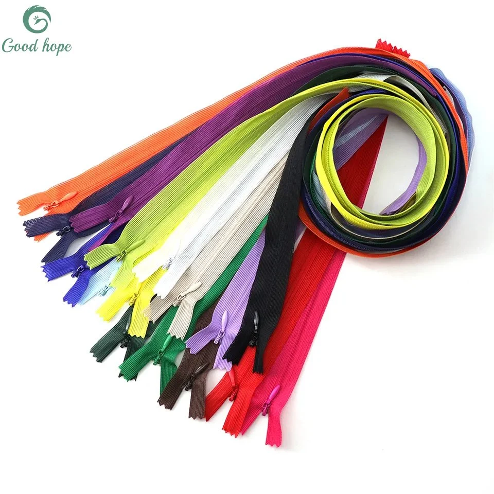 Zipper Supplies Assorted Colors Durable Nylon Plastic Coil Teeth Zippers with Metal Zipper Pulls