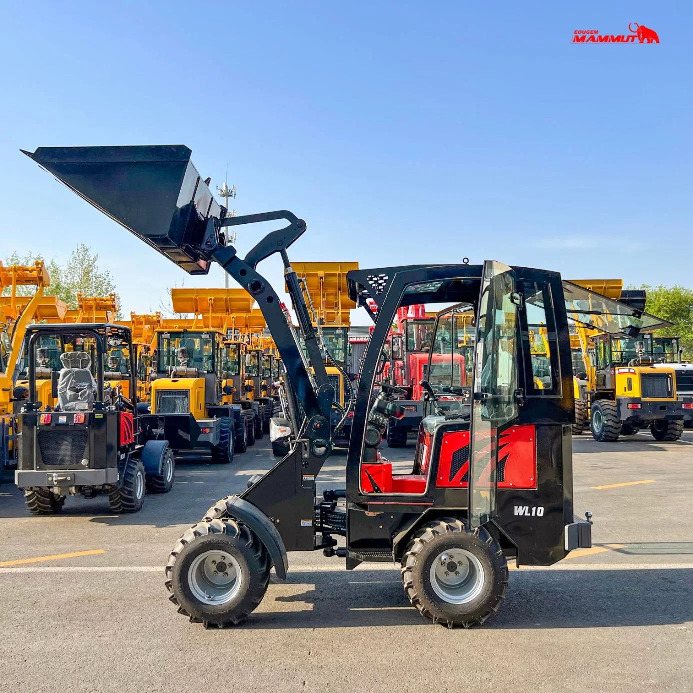 Aprovado pela CE pequena fazenda 0.6Ton carregadora de rodas Mini-carregador compacto com cortador de relva