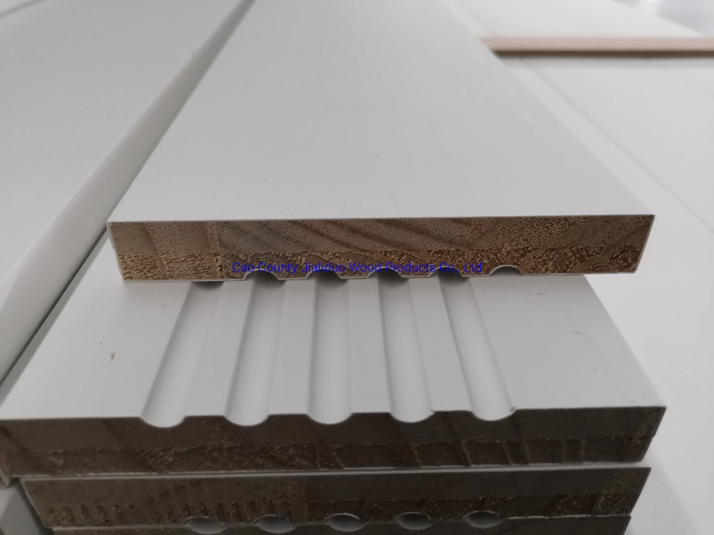 Venta directa de componentes de persianas de madera de pino Paulownia blanco, encolados y preparados con gesso. Molduras de madera maciza de pino con bisel decorativo y redondeado.