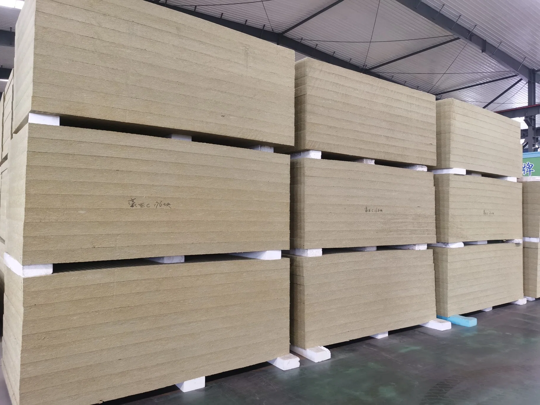 Rockwool Board for Sandwich Panel Metal Sandwich Exterior Wall Roof Steel Structure50mm-150mm Thickness