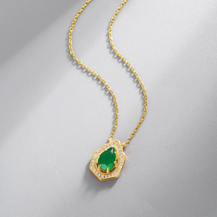 Vintage Style Natural Stone Pendant Necklaces Fashion 14K Gold Plated Green Agate Irregular Necklaces for Women