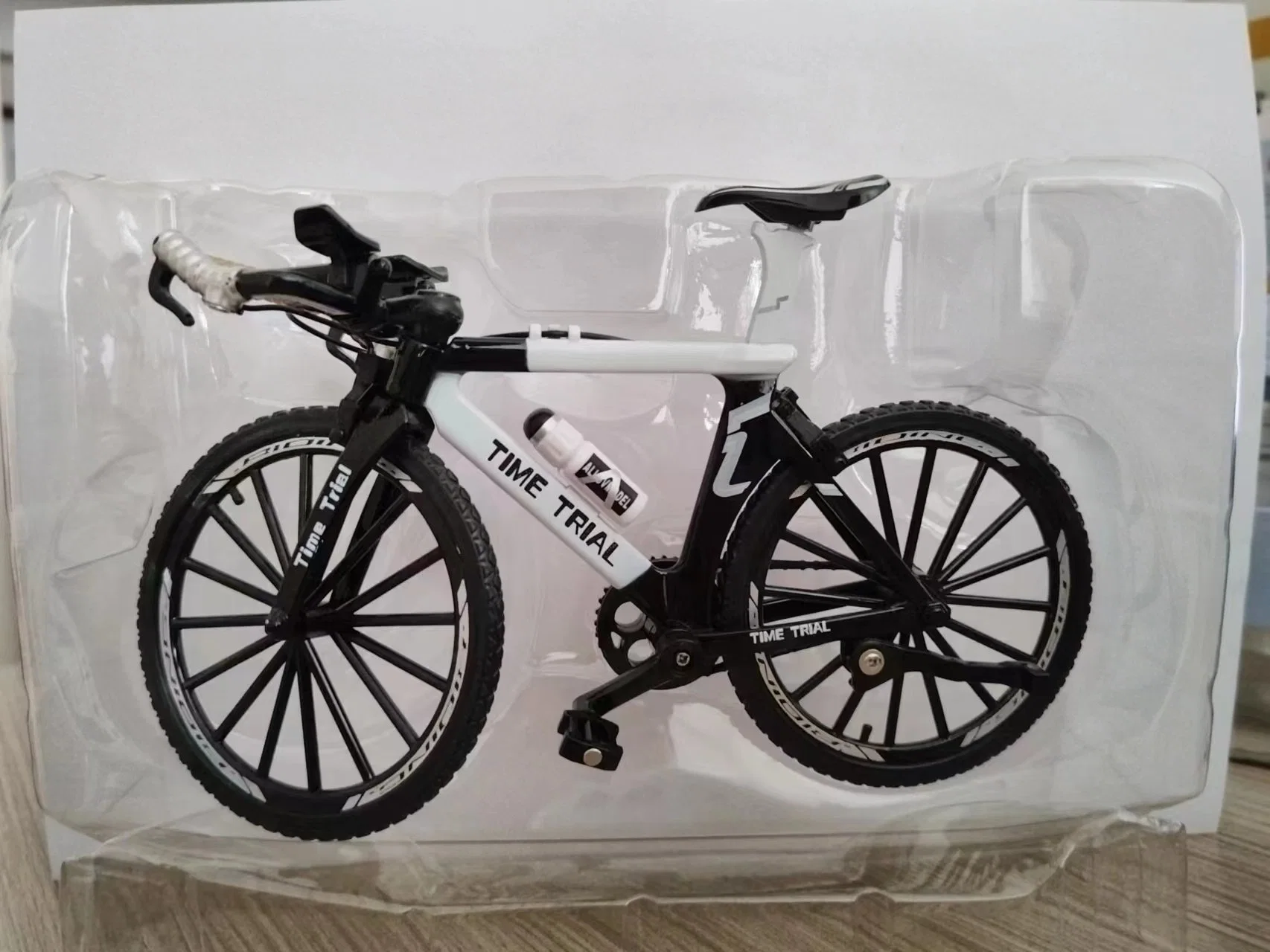 New Arrivalwhite Bicycle Model Can Move Toy for Children