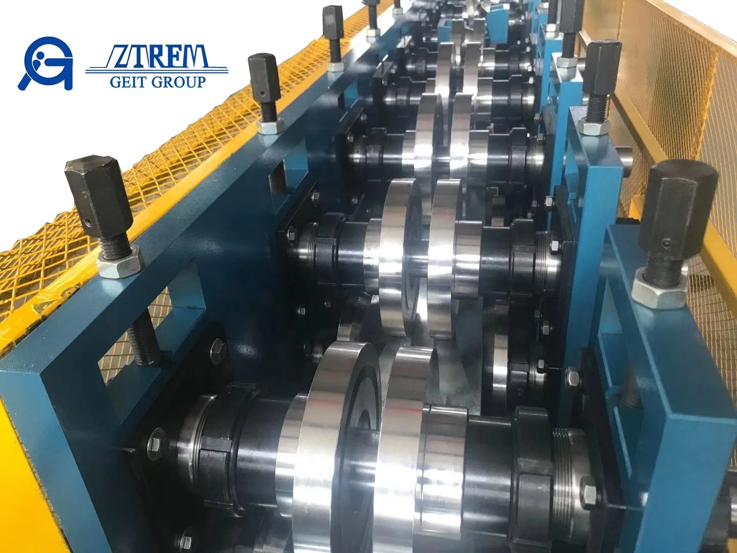 Landmaschinen für Lager schwer von verschiedenen Farben leicht Gauge Stahl Kiel Rolling Machine Light Keel Cold Roll Forming Maschine