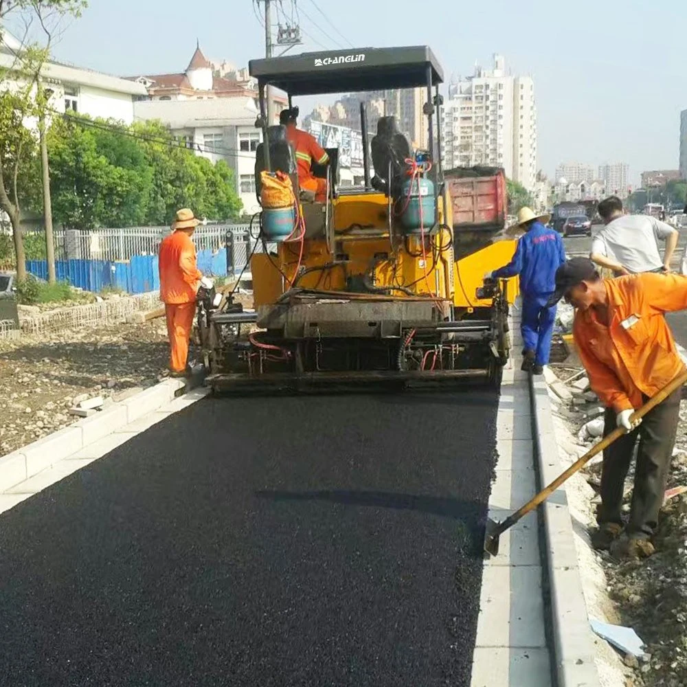 Nouvelle machine de pose de pavement de haute qualité à l'épandeur de sel de Chine de Changlin, 1 500 heures/1 an