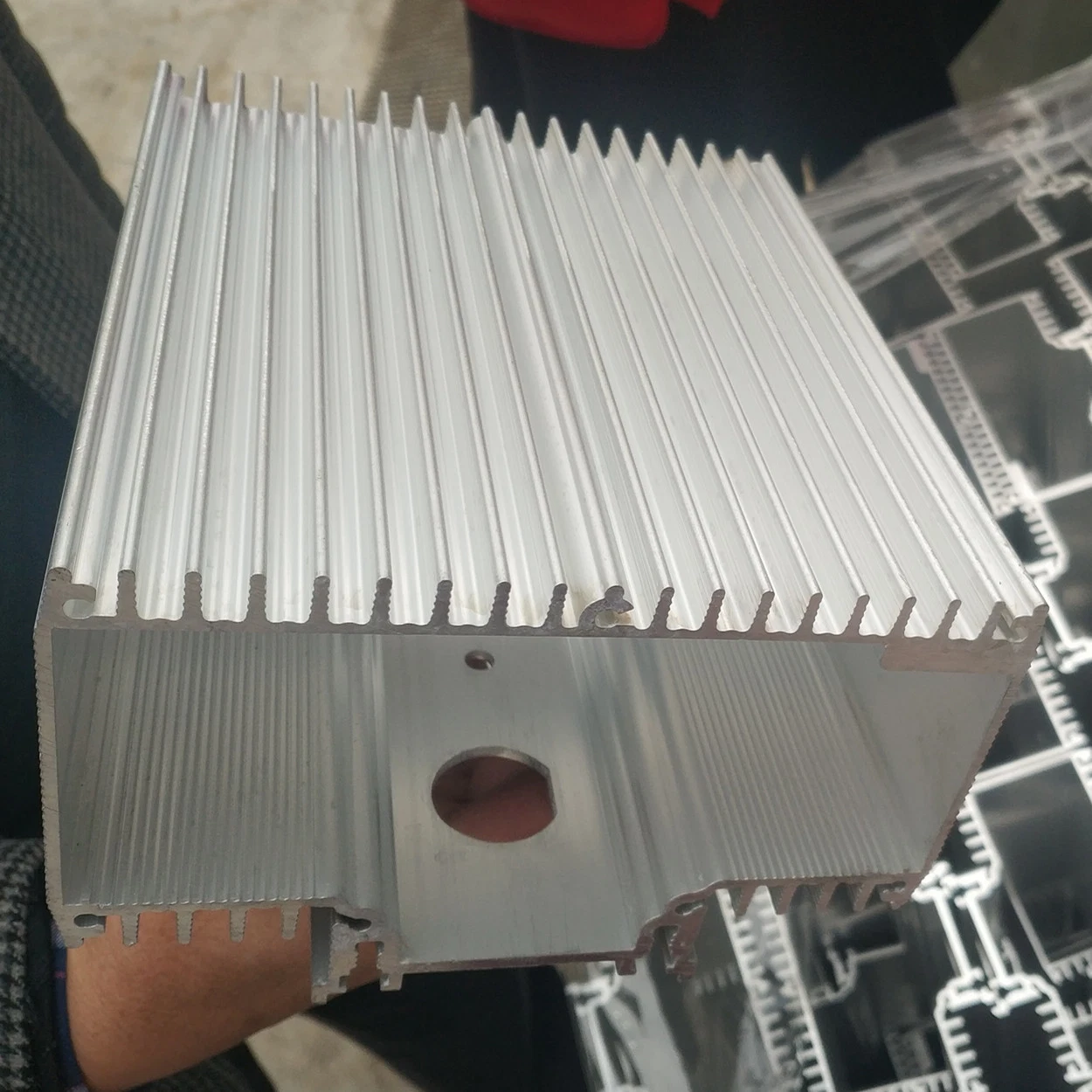 Alumínio de alumínio extrudido personalizadas de partes separadas do radiador de Transferência de Calor