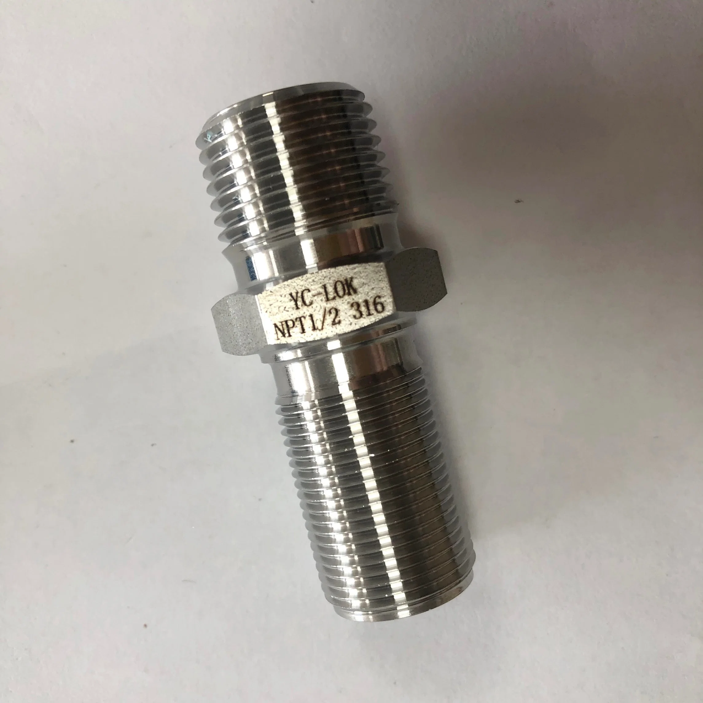 Straight Push in Tube Through Male Thread Valve Fitting