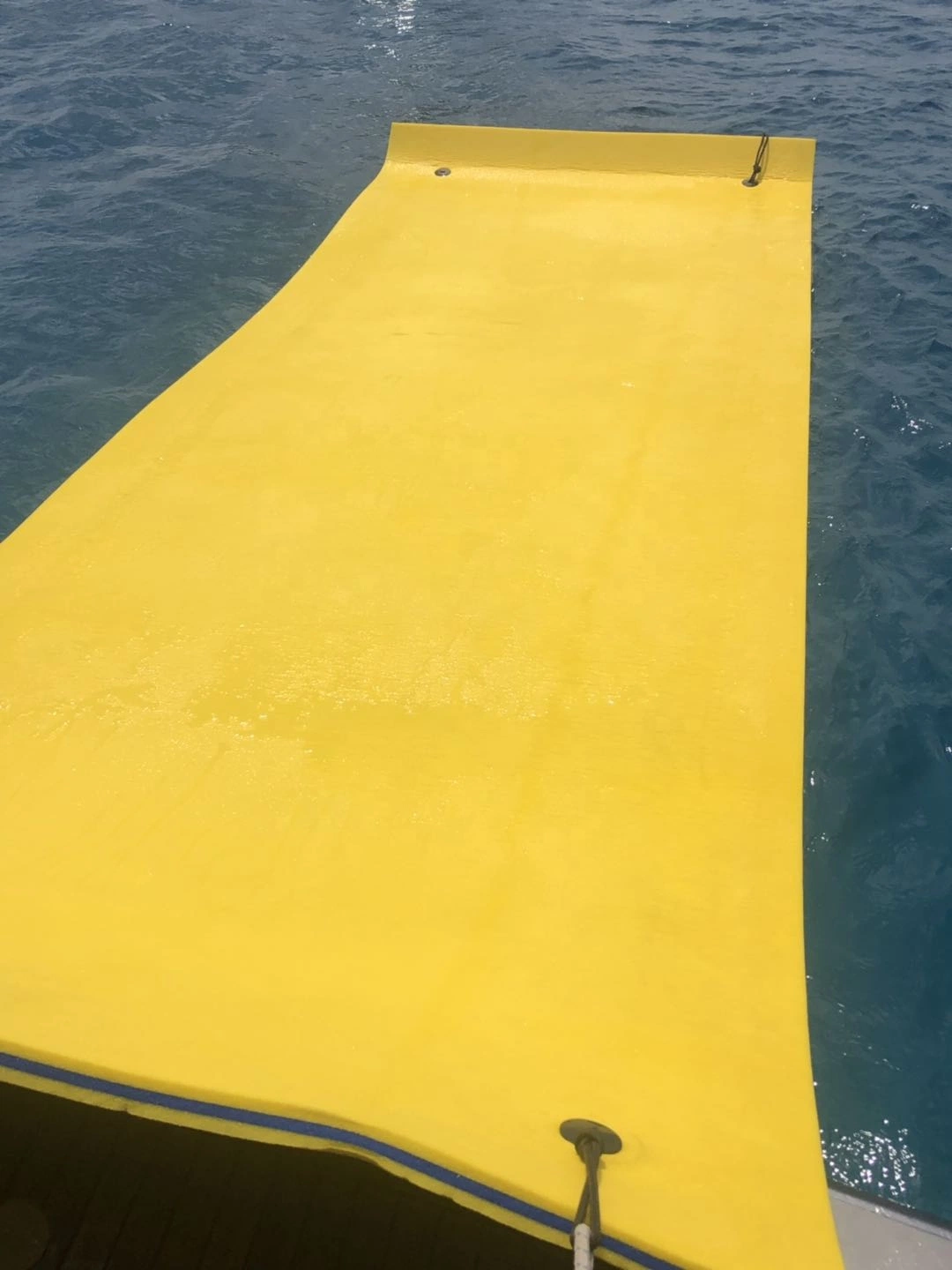 L'eau de la mousse flottante Tapis de jeu pour le lac