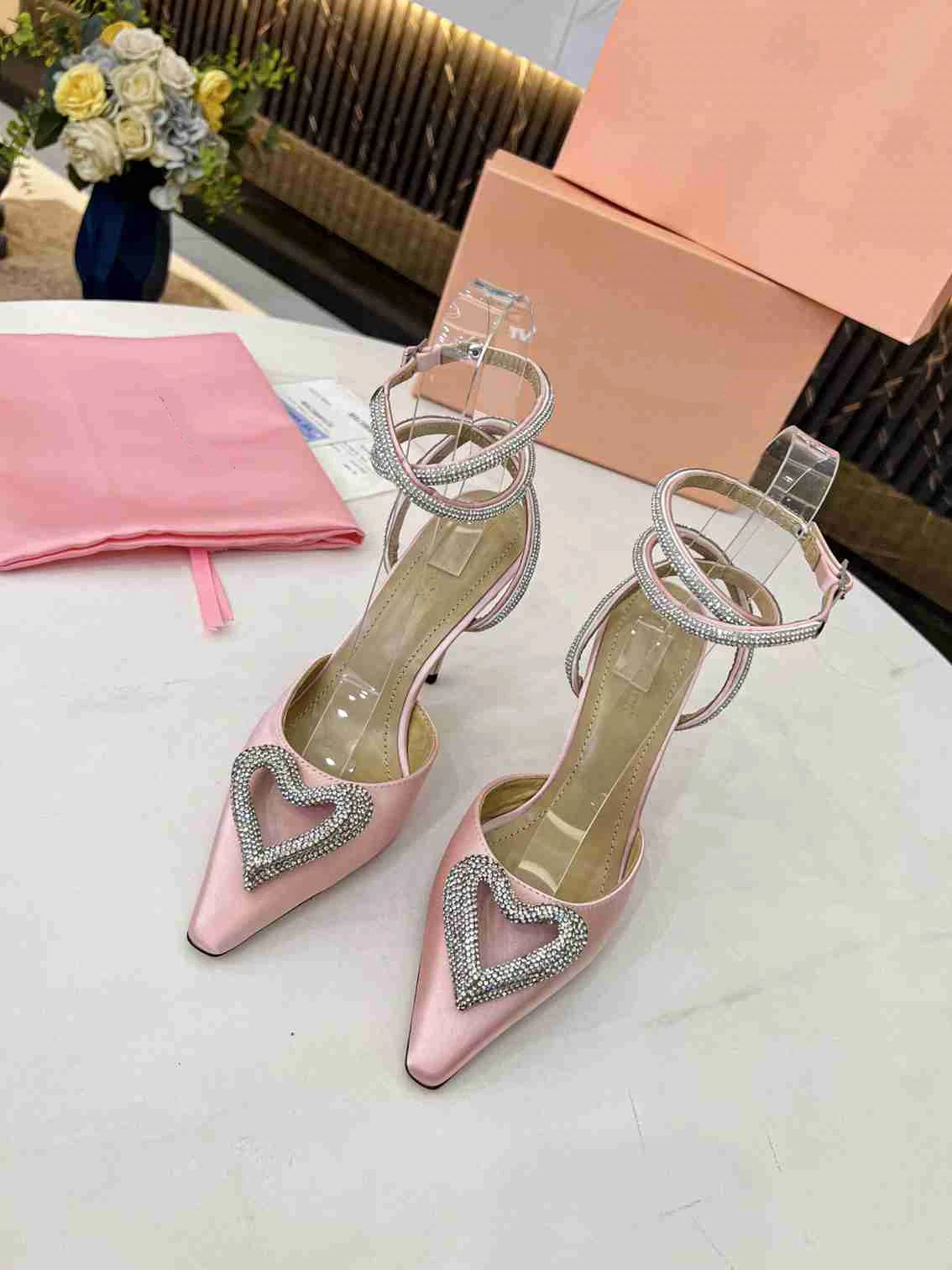 New Arrival Shiny Love Heart Elegance Stiletto Heels Bride Wedding Silk Leather Ladies Shoes