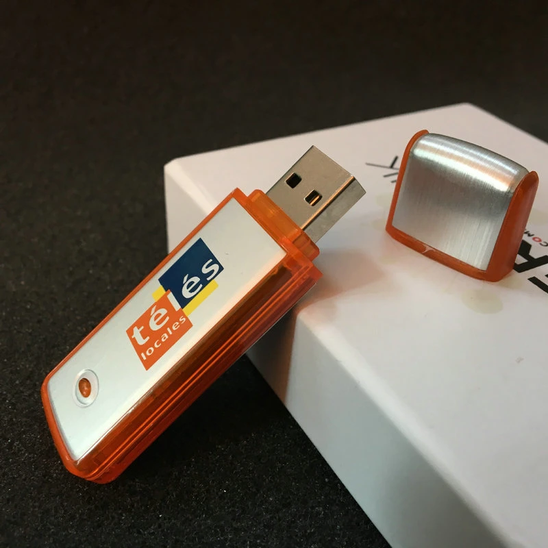 Оптовая торговля запаса красочные пластмассовые портативных устройств USB 2.0 USB 3.0 высокая скорость Flash диск запускается с бесплатным предварительного натяга