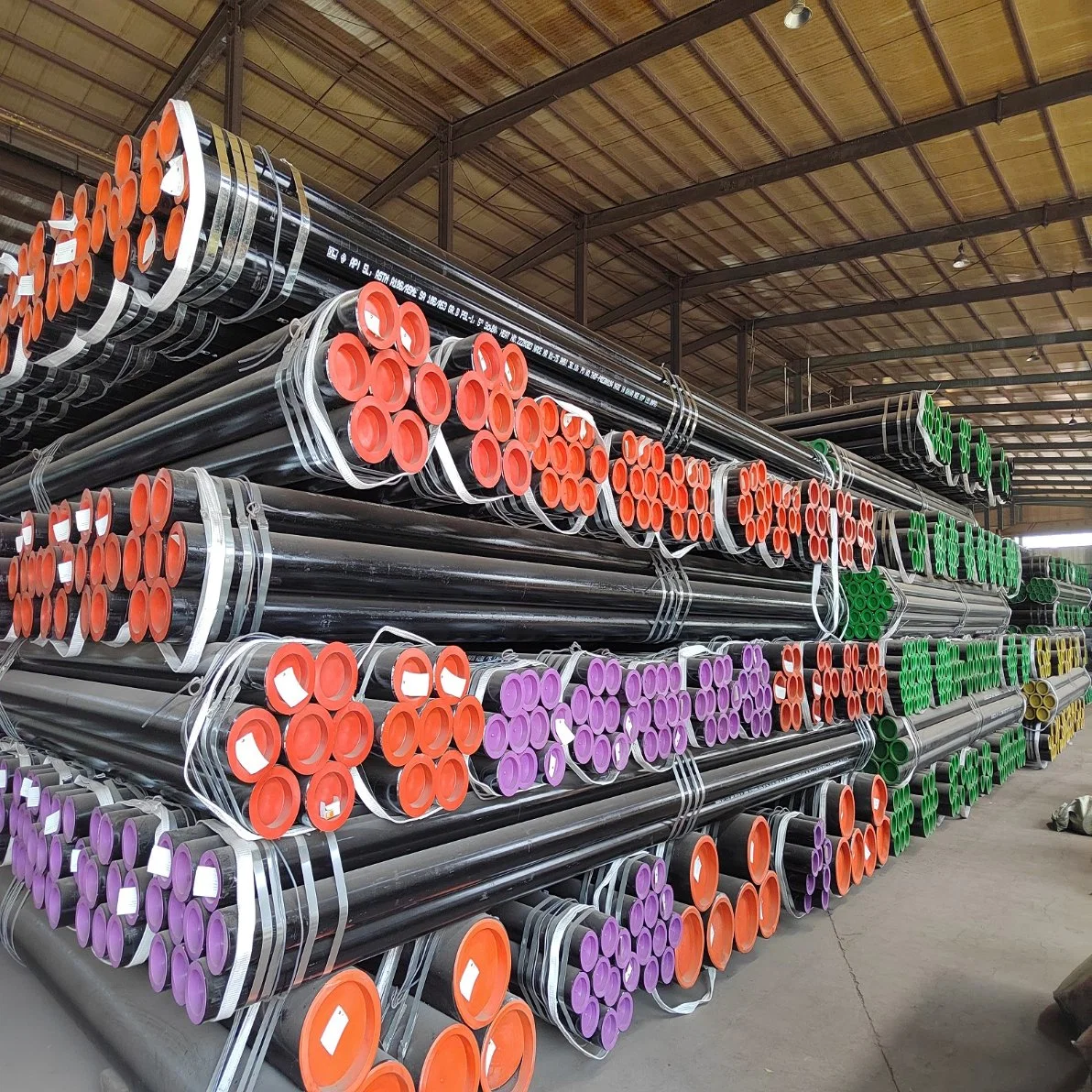 Spot fabricante de tubos de acero templado de la serie 400 200 300 tubo redondo de acero al carbono