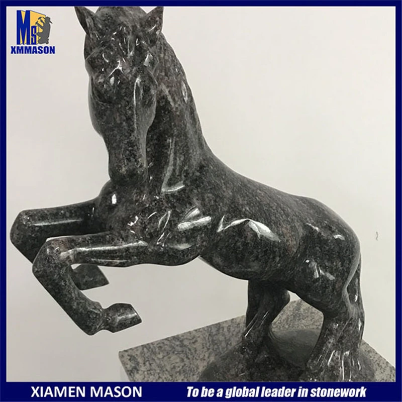 Cheval de granit noir de la sculpture pour la décoration