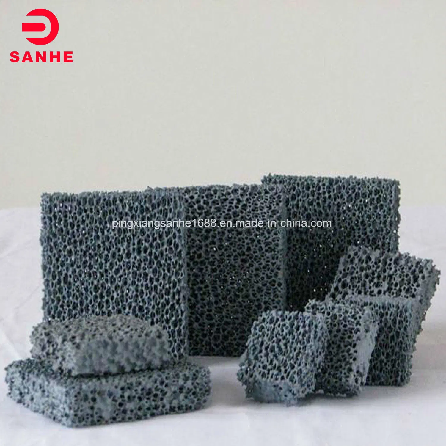 Square/Round Alumina/Silicon Carbide/Zirconia/Magnesia Ceramic Foam Filter Plate