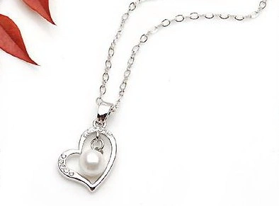 Customized Styles Fashion Designs Jewelry Crystal Necklace with Pearl Charm Pendants for Ladies Decoration