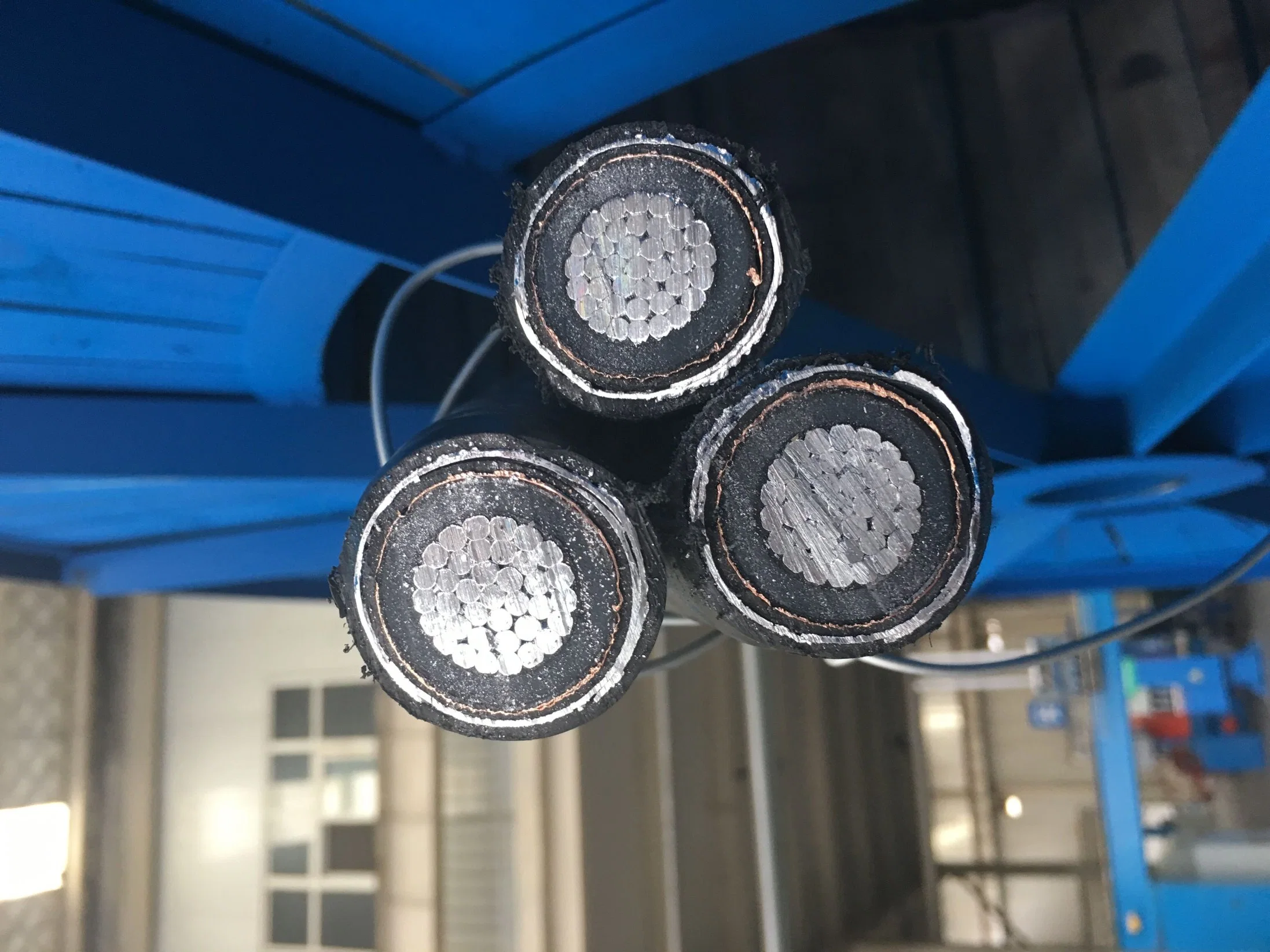 18/30/36 kv NFC 33 226 3X240 mm2 alumínio com três núcleos e isolamento de PVC/XLPE Cabo CIS revestido a PVC Cabo Torsade HTA Cabo elétrico de média tensão Cabo de alimentação