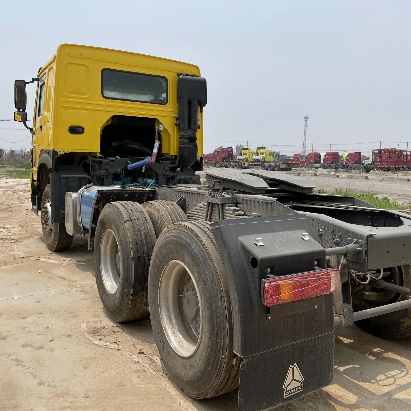 Second Hand Prime Mover 6X4 Used Tractor Truck Rhd 10 Tires Truck Head