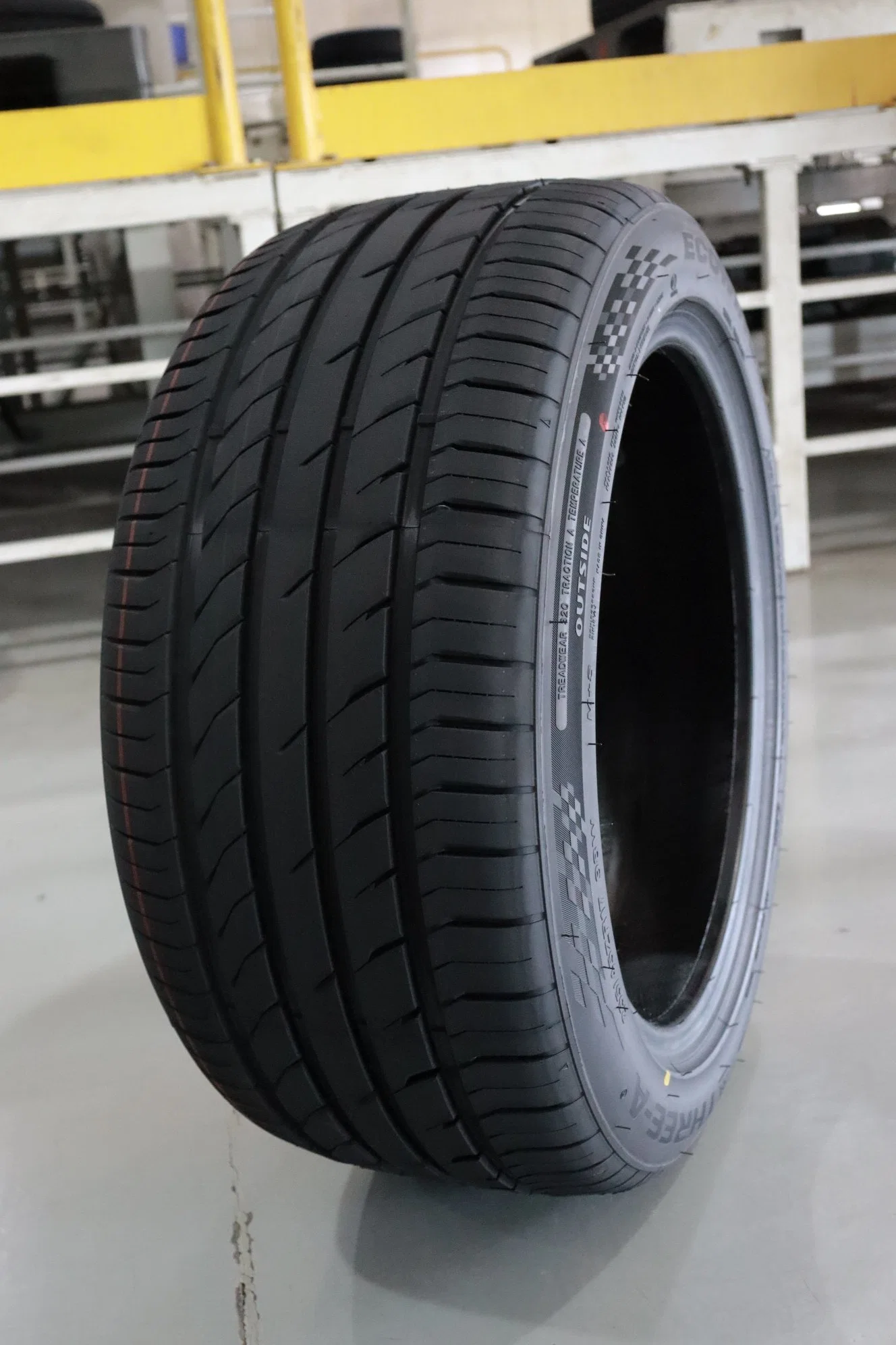 إطارات سيارات الركاب عالية الجودة لـ PCR 215/55/17 205/55/16 175/70/13 245/40r18 195r15 في Mud Mt 265/75r16 31*10.5r15 Llantas 245/70/16 265/65r17 225/65r17 Gcc Pne