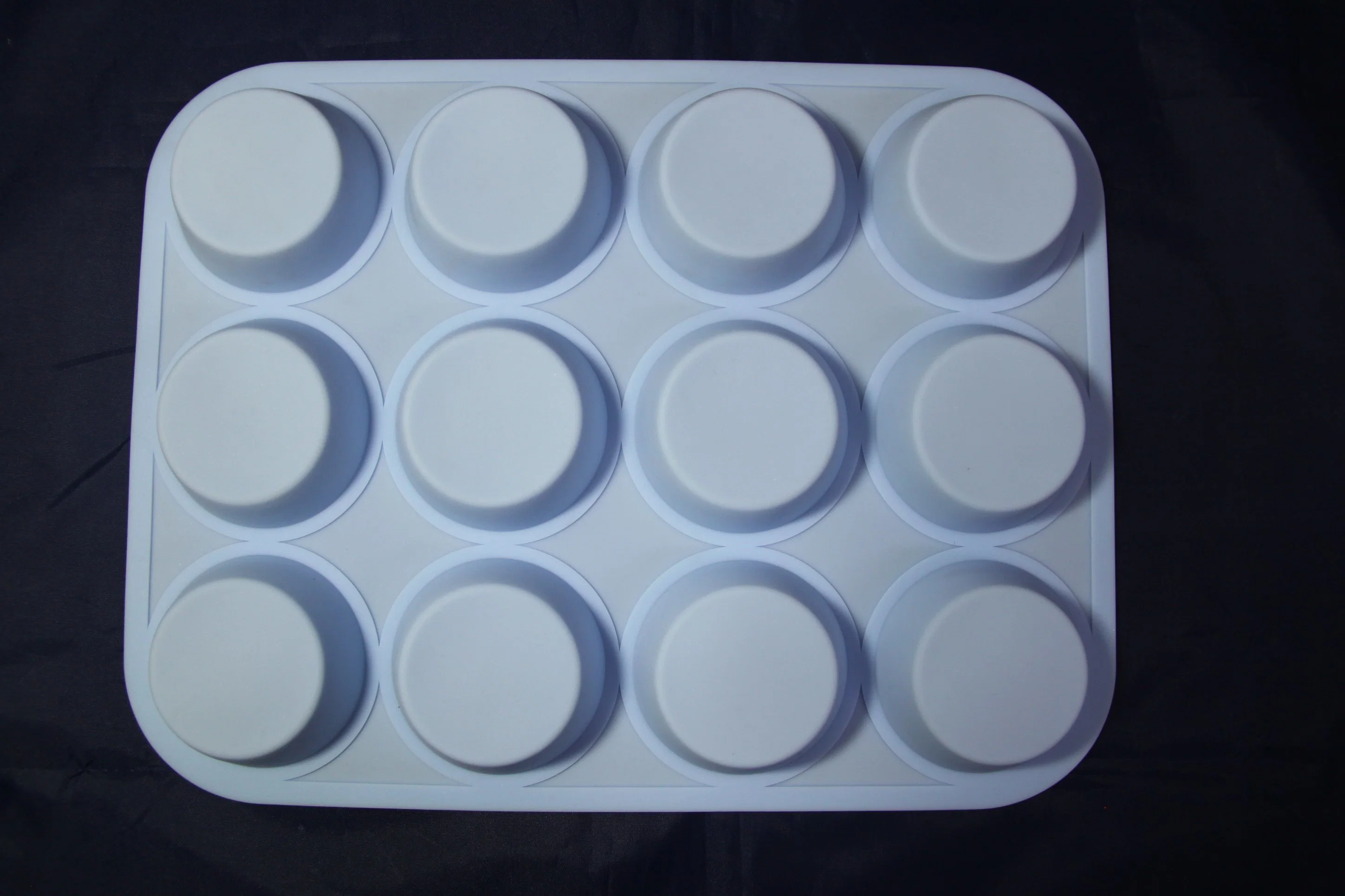 Bakeware Silicone Square 12 Round Cups Style Bake Cake or Jelly Mould Mold