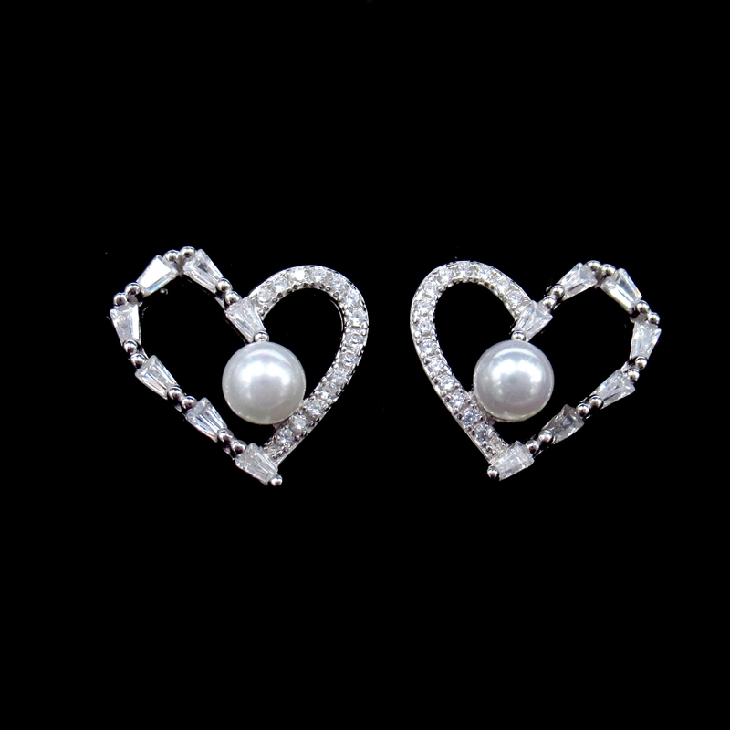 La moda blanco Silverl Zircon aretes con perlas de agua dulce en forma de corazón