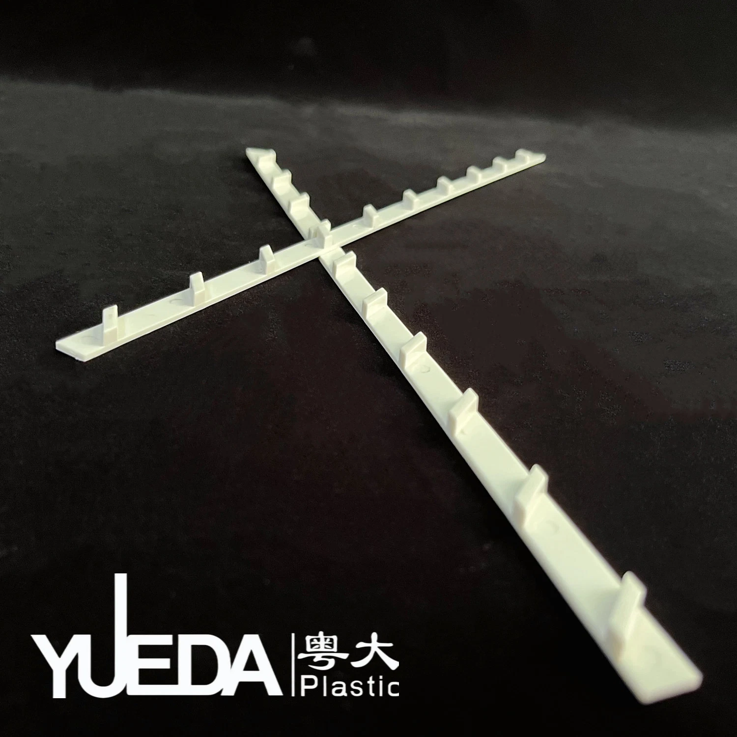 Yueda High Quality Matt Surface Extruded Plastic PVC Extrusion Customized Building Style PVC Roude Edge Trim