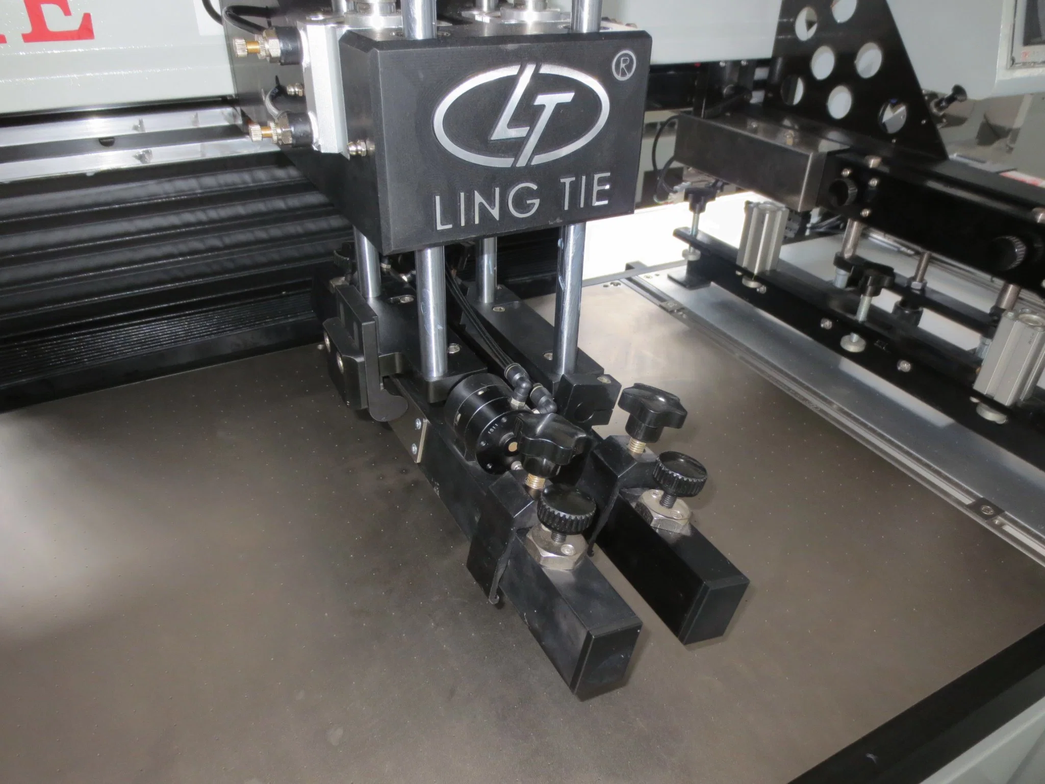 Automatische Gewebeband Rolle zu Rolle Siebdrucker Textiletikett Siebdruckmaschine