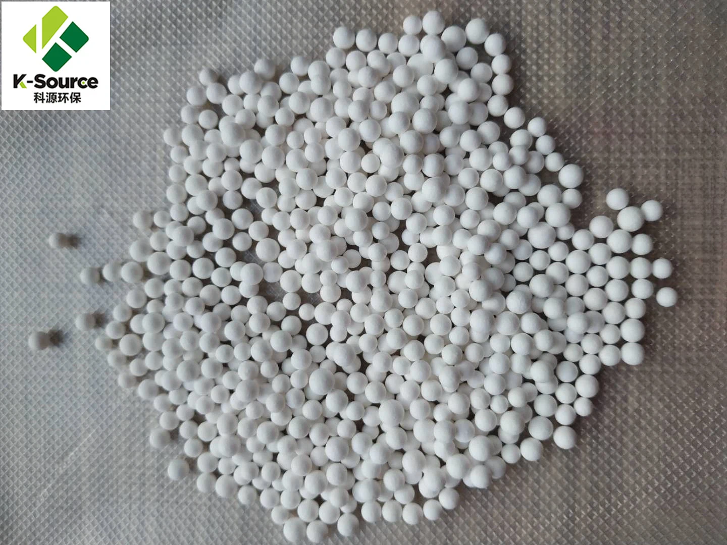 تم تنشيط وظيفة دعم الحاملة للحامل Alumina Ball Alumina High Alumina Cal desiccant التي يبلغ حجمها 4 - 6 مم ألومينا