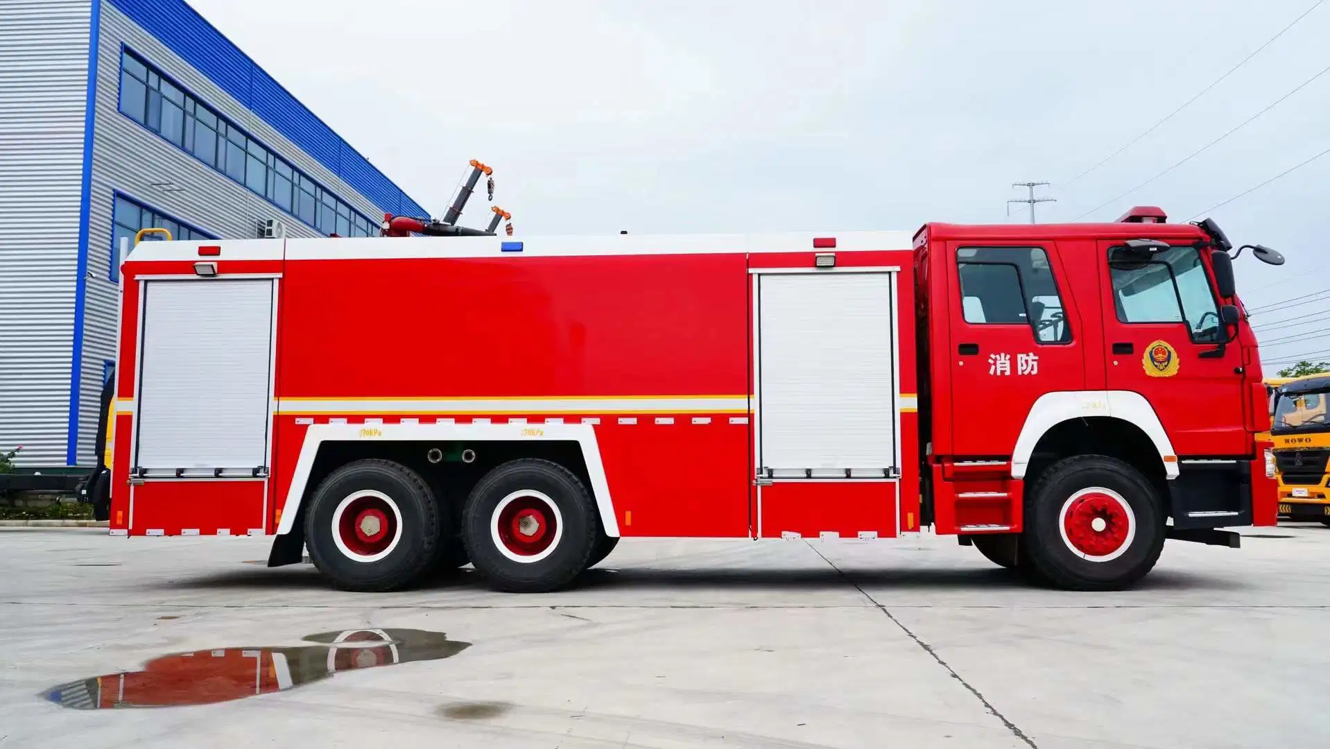 CHINA 12000l 6X4 Hersteller Sinotruk HOWO Heavy Duty Wasserschaum Tank Fire Rescue Fighting Truck