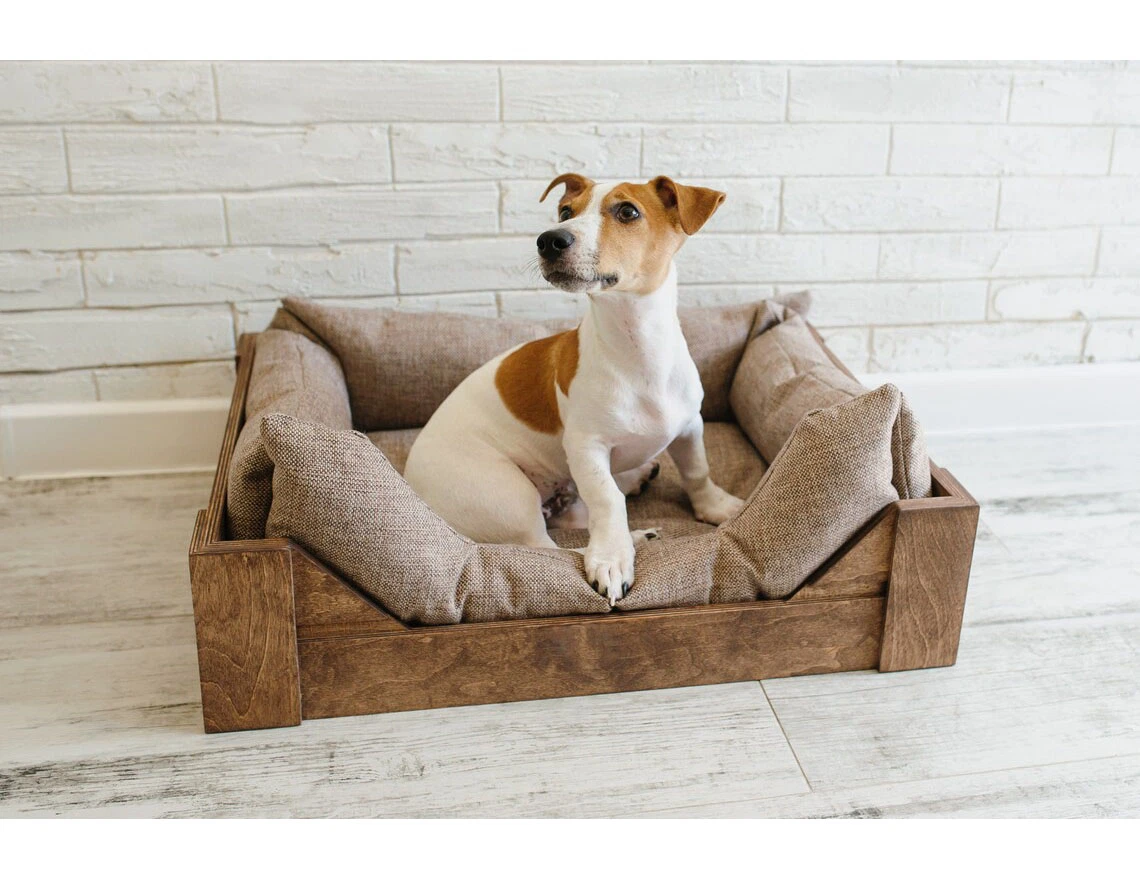 Handgemachtes Hunde- oder Katzenbett aus Holz mit abnehmbarer Matratze Von 3