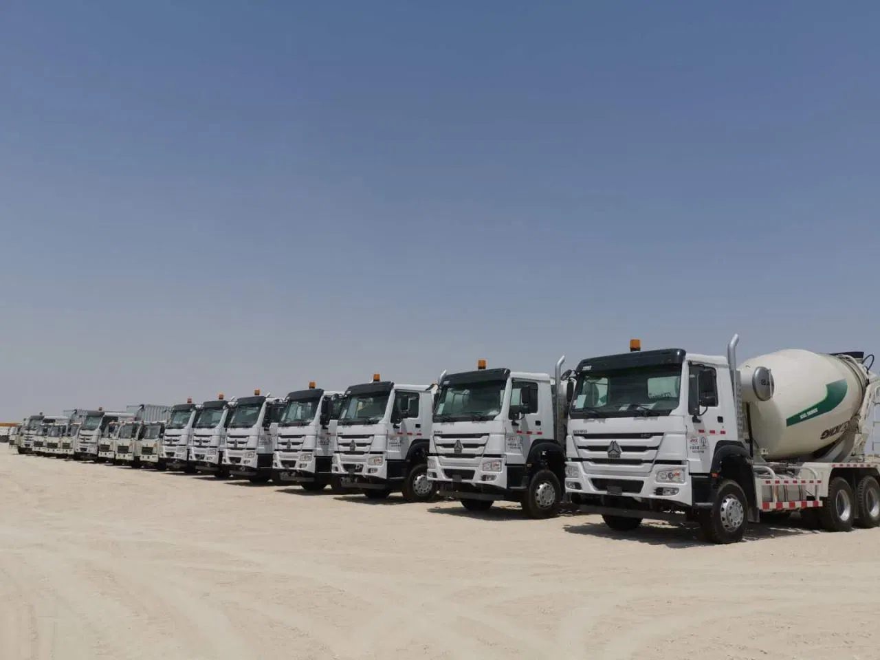 Sinotruk HOWO 6X4 8m3 9m3 10m3 camion de mélangeur de béton avec Garantie mélange de béton de ciment camion lourd pour la construction