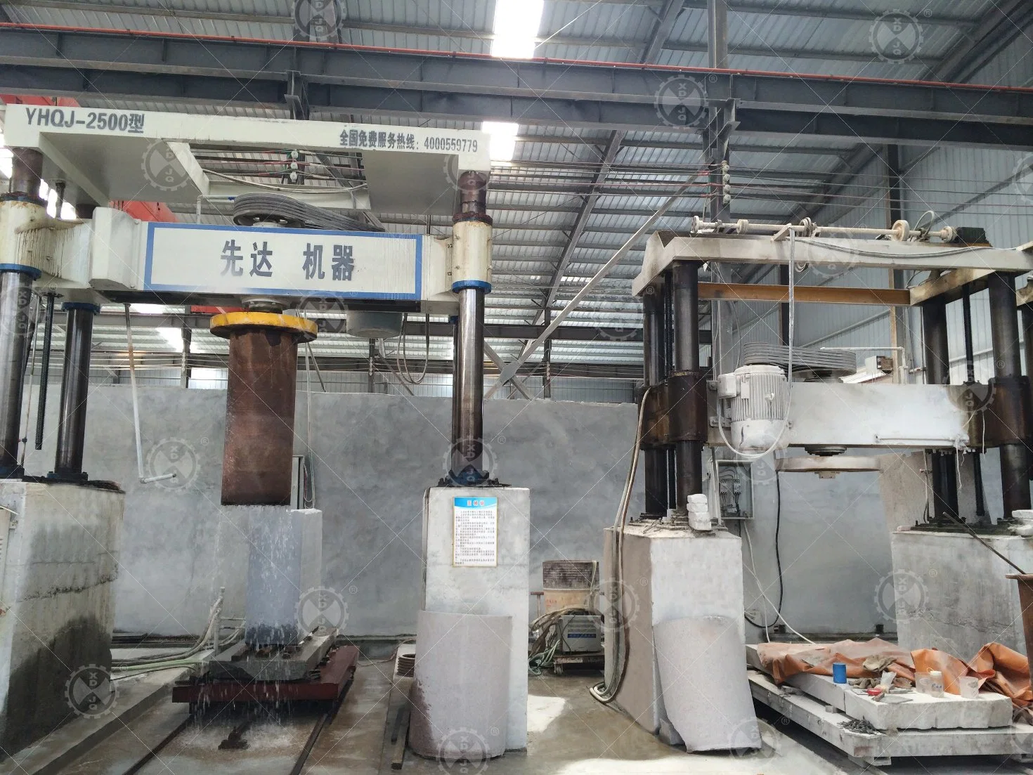 Yhqj-2000/2500 Stone Cutting Machine for Granite Column