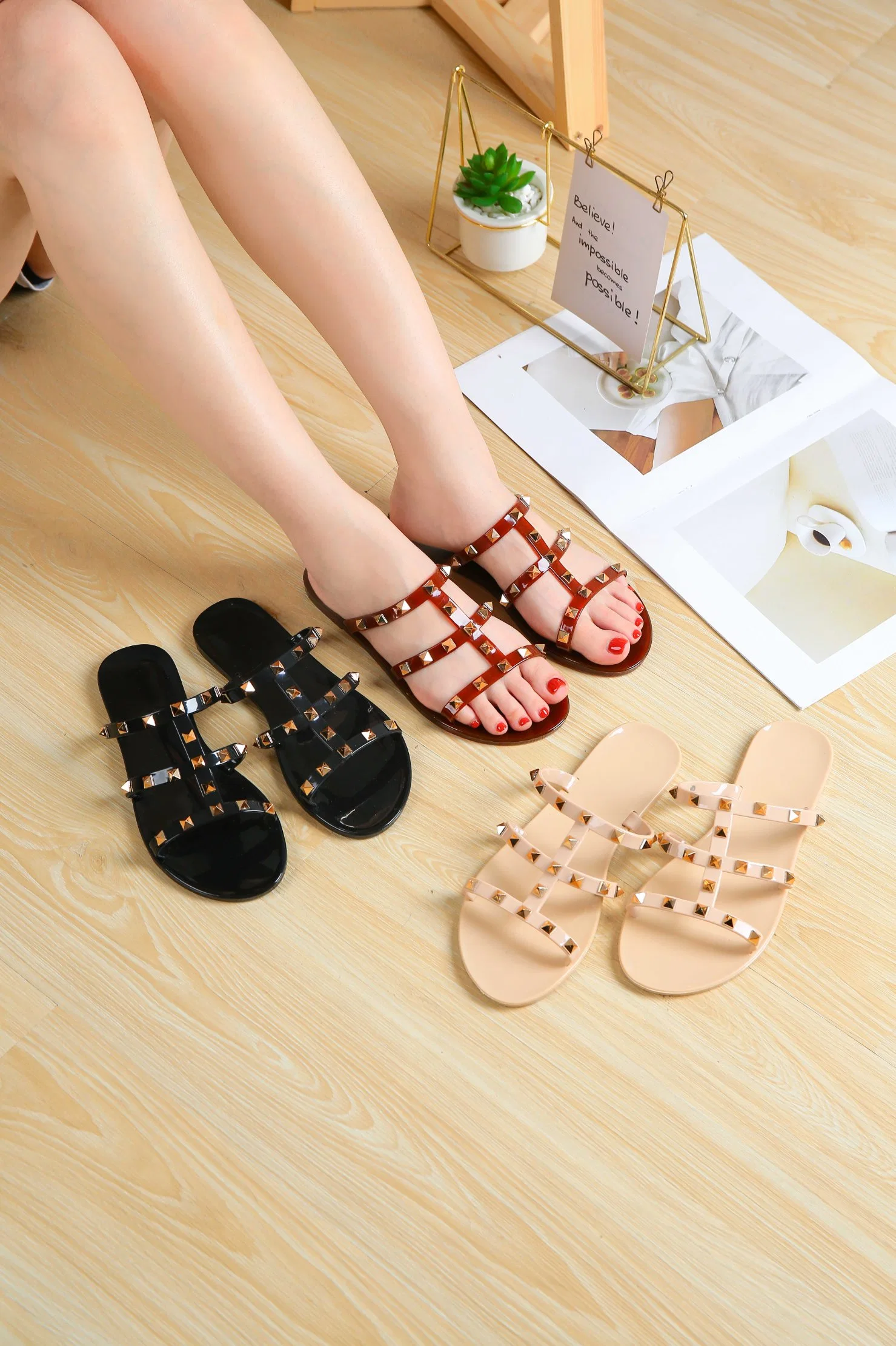 Sapata de gelatina mulheres Studded deslizamento da direção em geleia de PVC Sandals