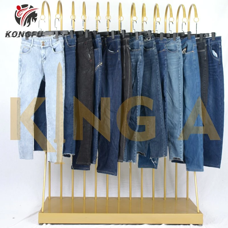 Stocklot apiladas ropa usada pantalón vaquero Jeans Mujer Lápiz de segunda mano de los hombres pantalones vaqueros para el invierno