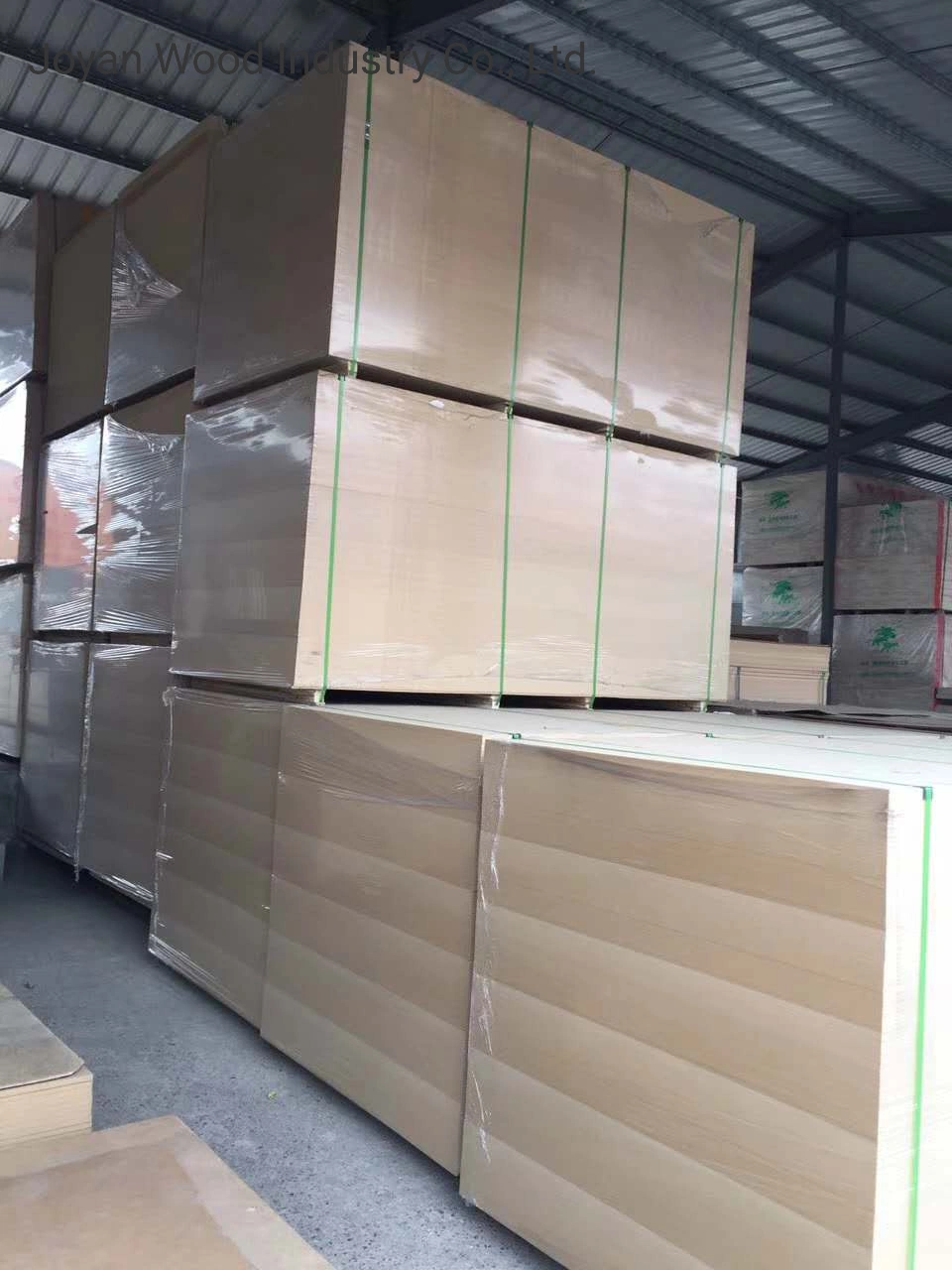 MDF simples média densidade Fiberboard preço competitivo para armário e Portas SGS