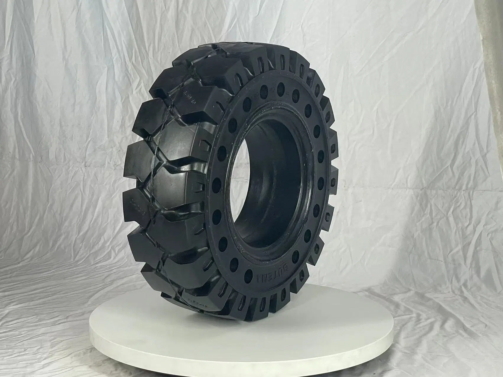 Solid Tire Manufacturing Plant Tire Solid Rubber Wheels for Concrete Mixer Forklifts Trailers 650-10